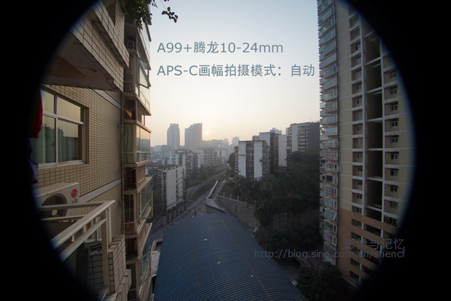 SONY全幅微单A7使用E口APS镜头,全幅模式下