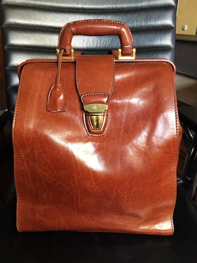 最近迷上意大利老牌the bridge的皮具了, 有没有