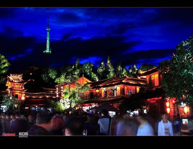一只老山羊作品：丽江印象(四方街夜景)