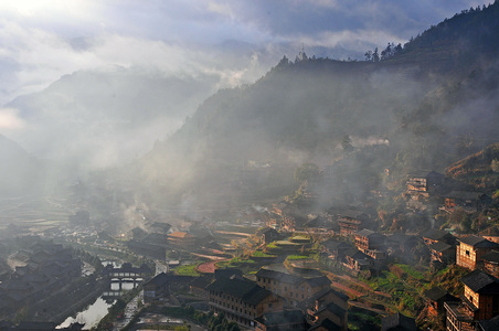 海边森林作品：苗寨晨曲