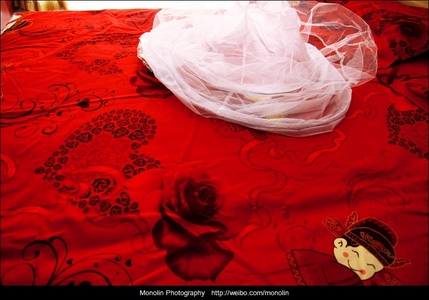 无牧森林作品：放婚纱的婚床