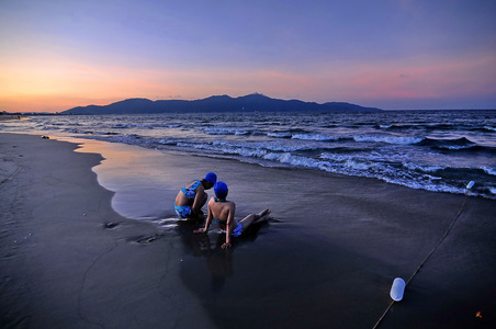 風の季節作品：夕阳海滩