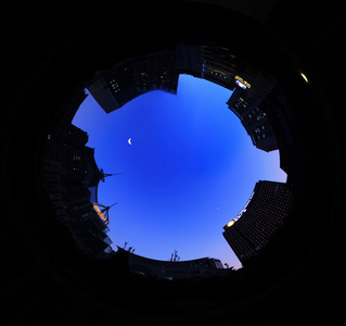 欹器作品：夜空