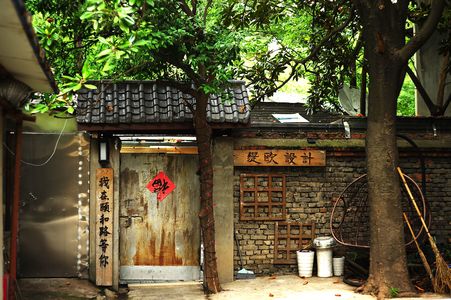 qichengli作品：我在颐和路等你 — 雨中的建筑