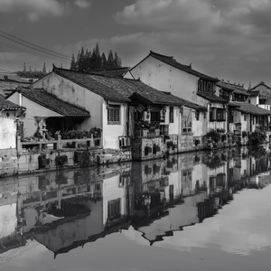 泡泡牛作品：老宅