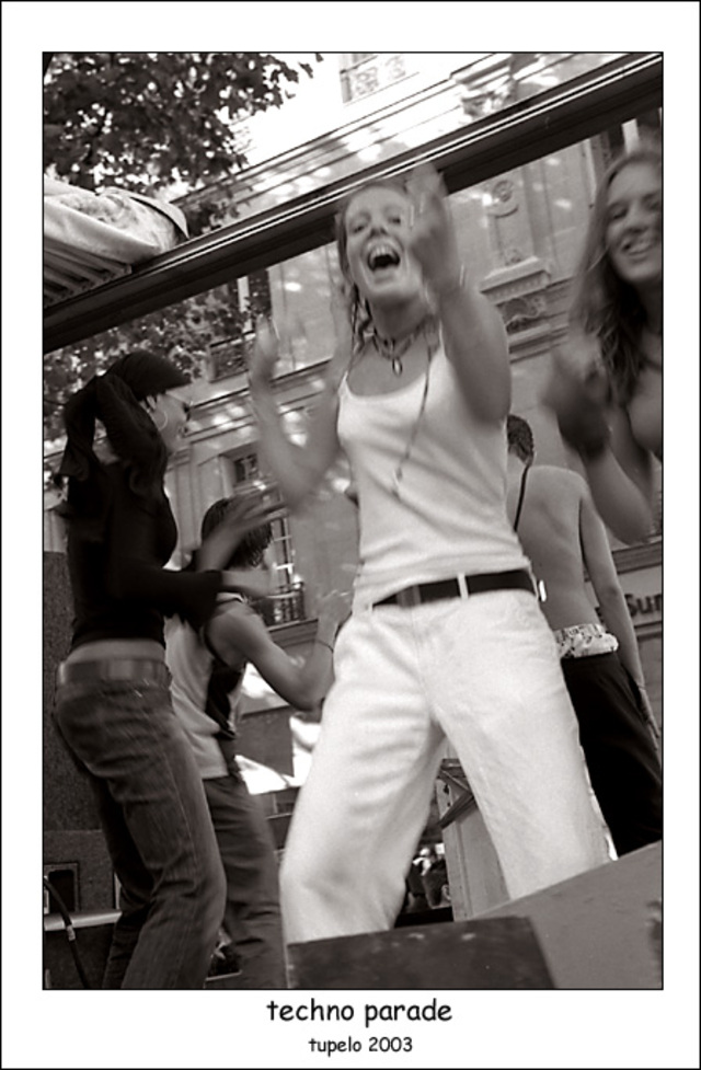tupelo作品：techno parade 2