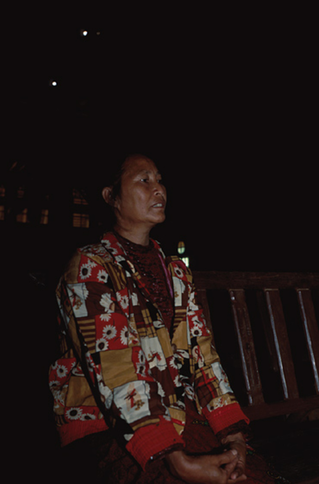 洋仙作品：守教堂的女人-2