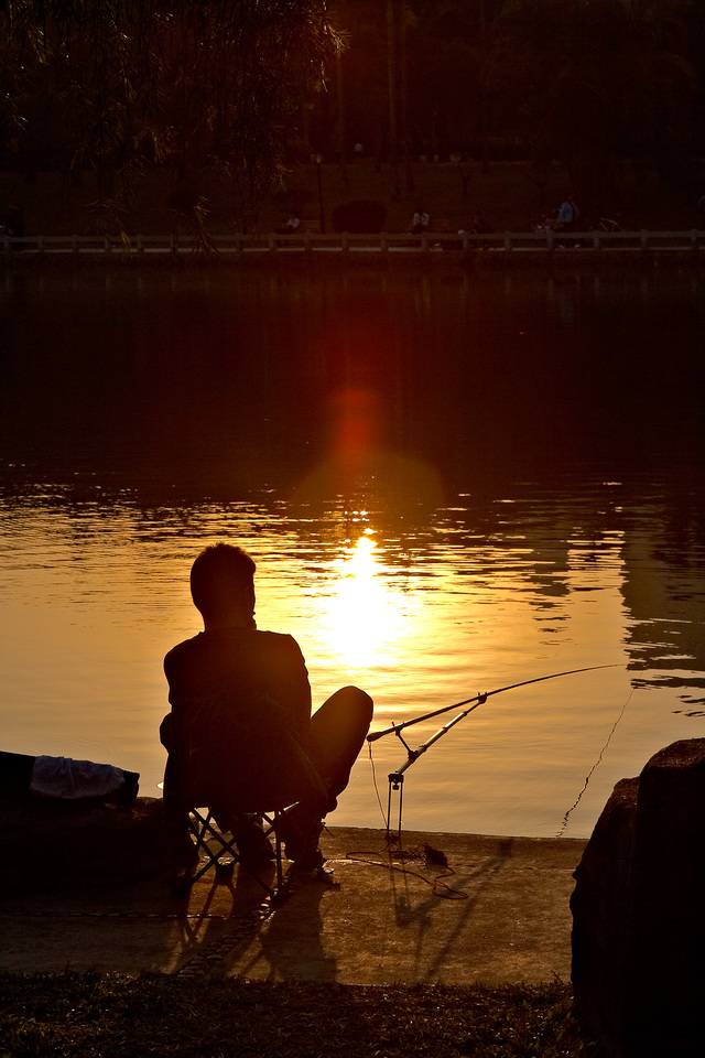 夕阳垂钓-1     r60