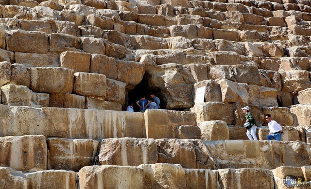 吉萨金字塔—014          胡夫金字塔法老墓室入口