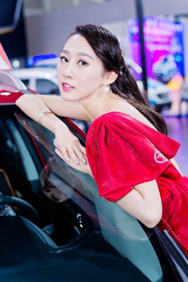 用心拍好车模们 - nikon slr/dslm论坛