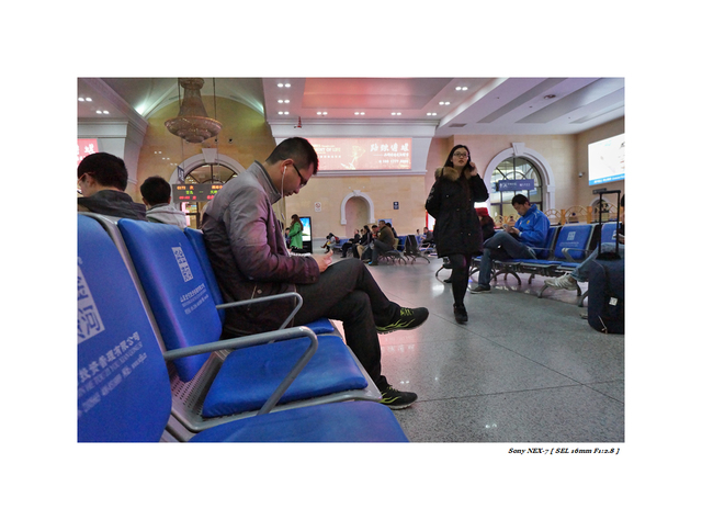 青岛火车站--候车室