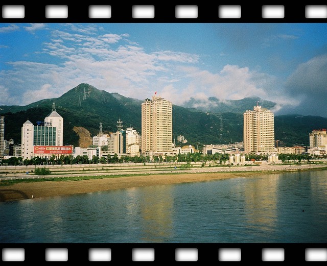 我的家乡—瓯江之滨的美丽小山城,浙江省青田县鹤城镇