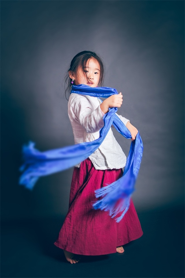 一针一线的缝,老爹也是拼了,自己能做到的一般不求人