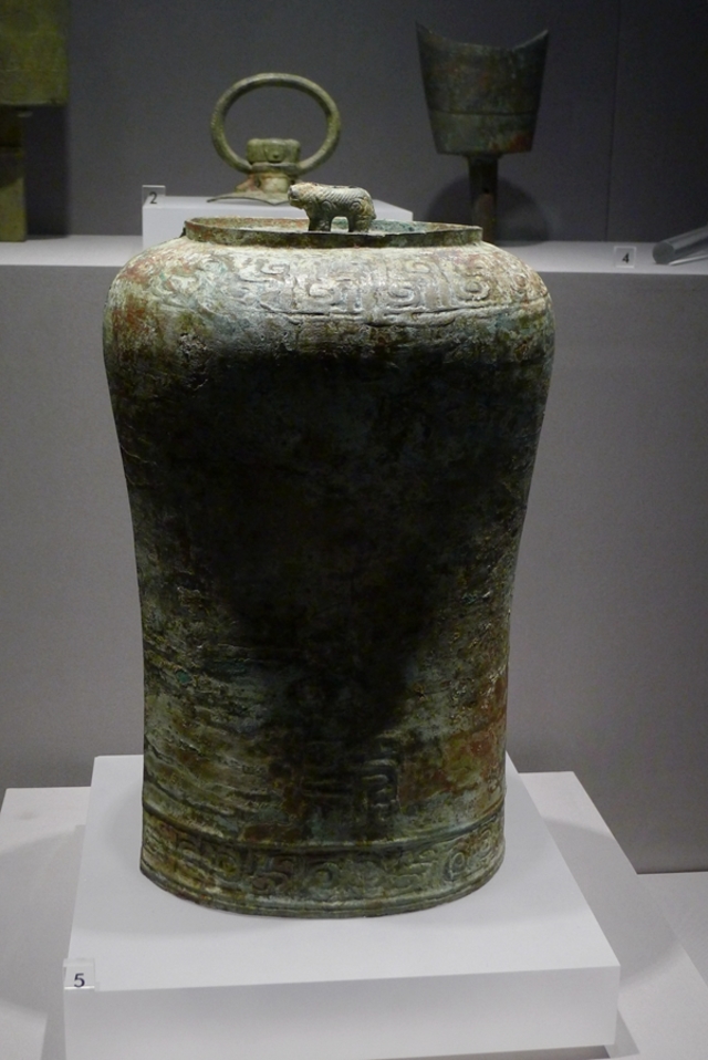 南京博物院72   青铜云纹虎钮淳于   春秋战国   春秋晚期 1984年丹徒