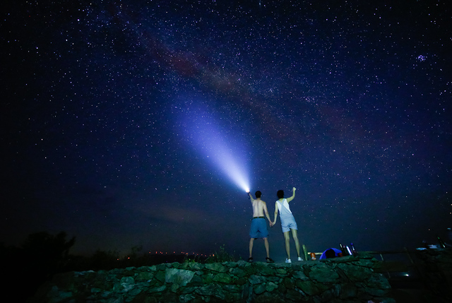 流星雨图片情侣图片