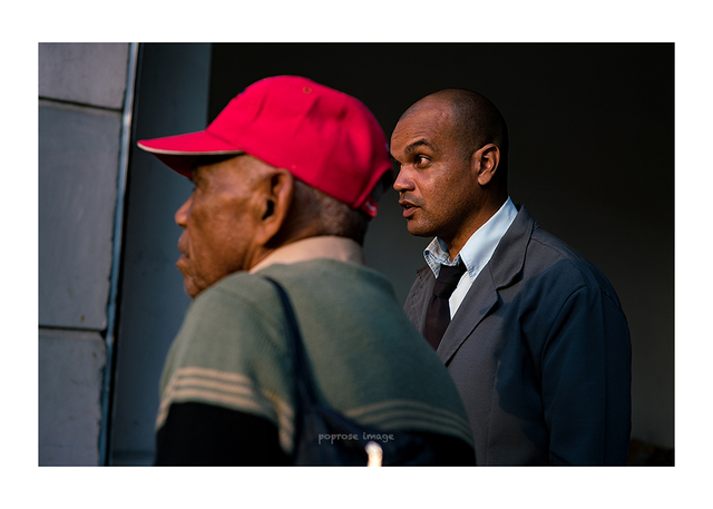 哈瓦那,攀谈的两人